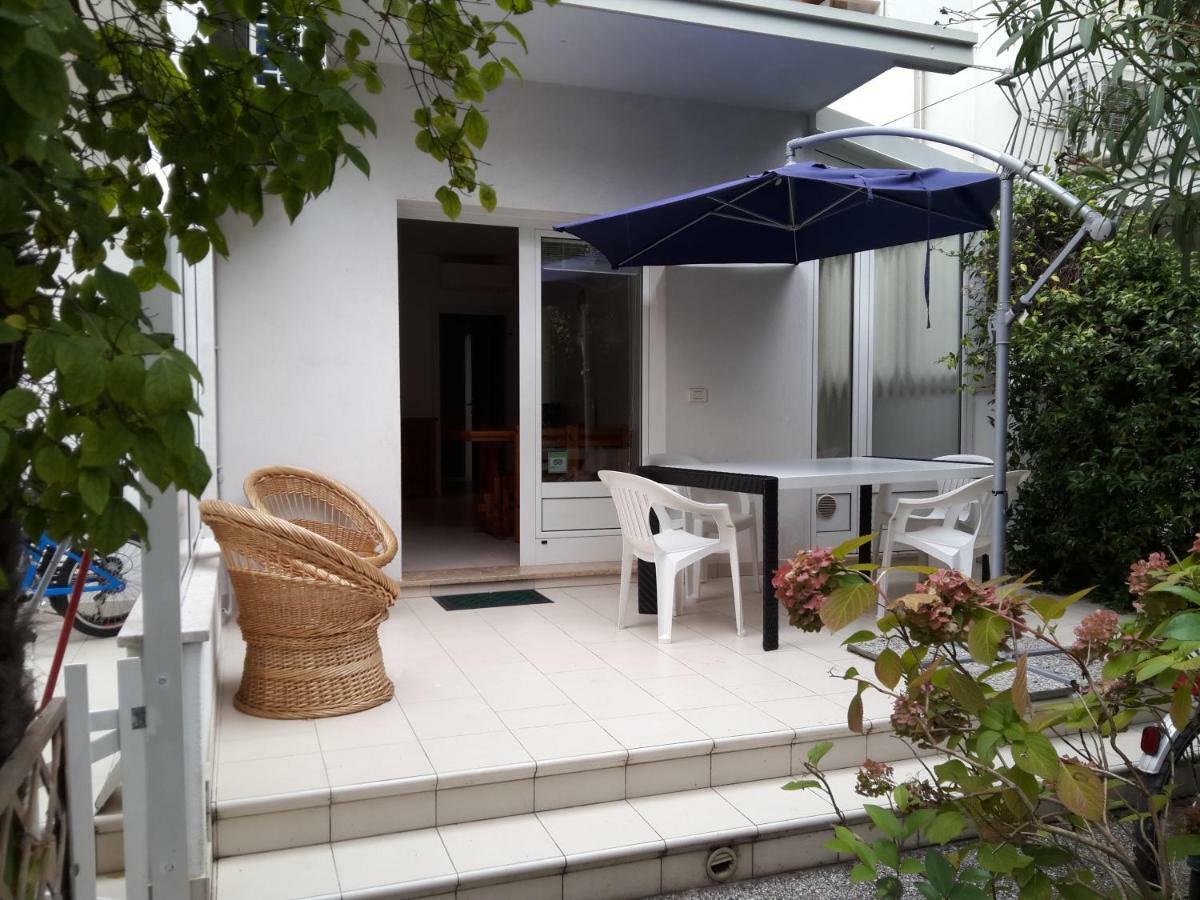 Villa Flora Grado Exterior photo